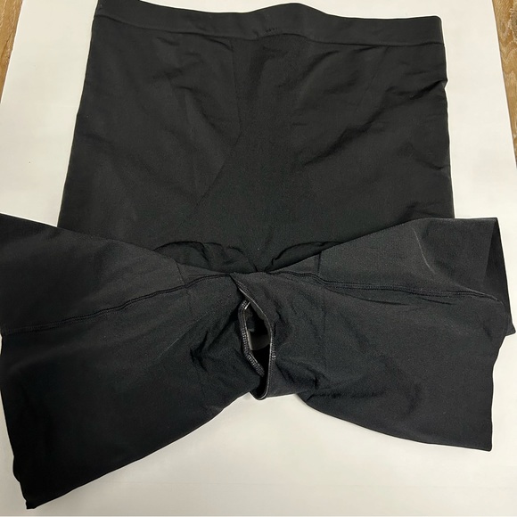 Spanx Oncore Sculpting Highwaisted Mid-Thigh Short Black Size 1X - Picture 3 of 11
